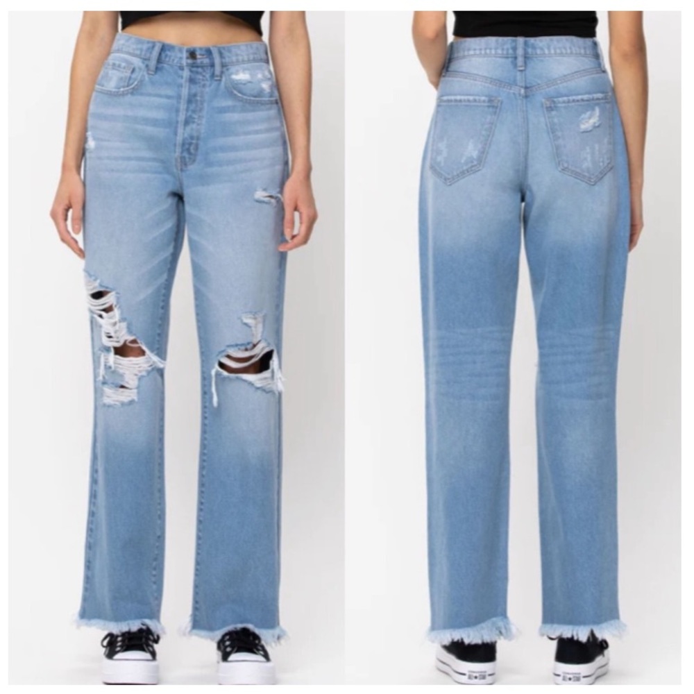 Cello 3/26 Super High Rise Distressed Mom 90’s Jeans